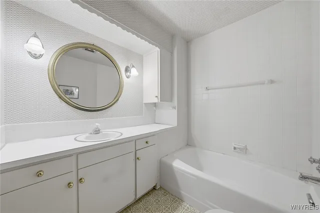 $329,900 | 75 Potter Avenue, Orchard Park, NY 14127