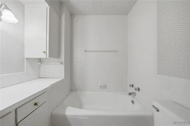 $329,900 | 75 Potter Avenue, Orchard Park, NY 14127