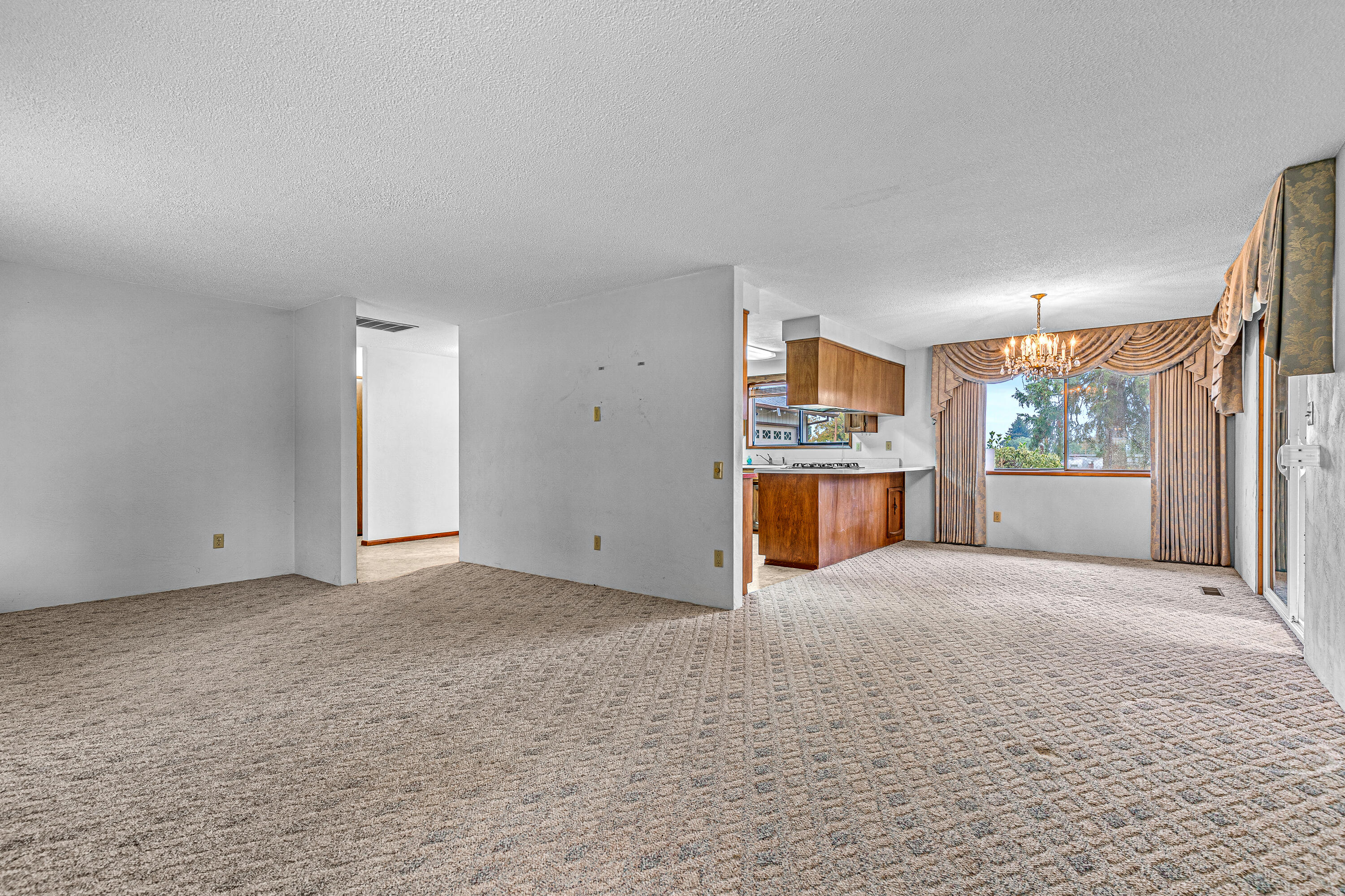 1771 Camp Baker Road Medford, OR 97501 - Photo 5 of 38 A05