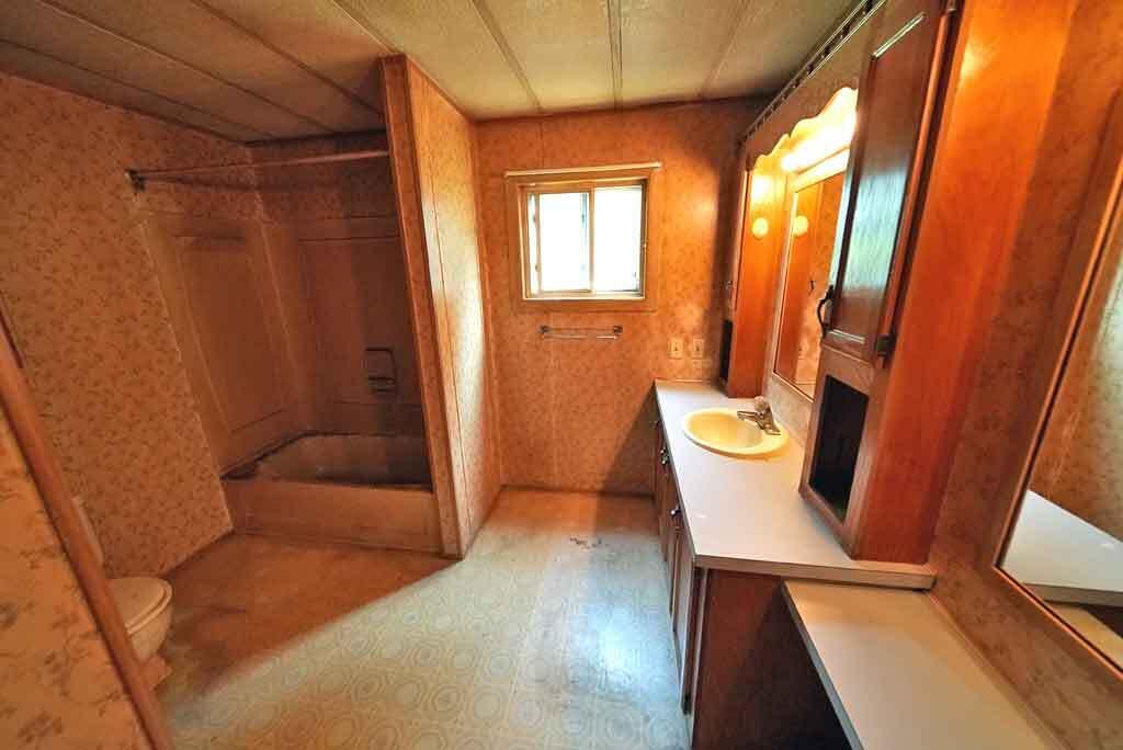 440 B Road Houlton, ME 04730 - Photo 20 of 35 full-bath-tub-shower