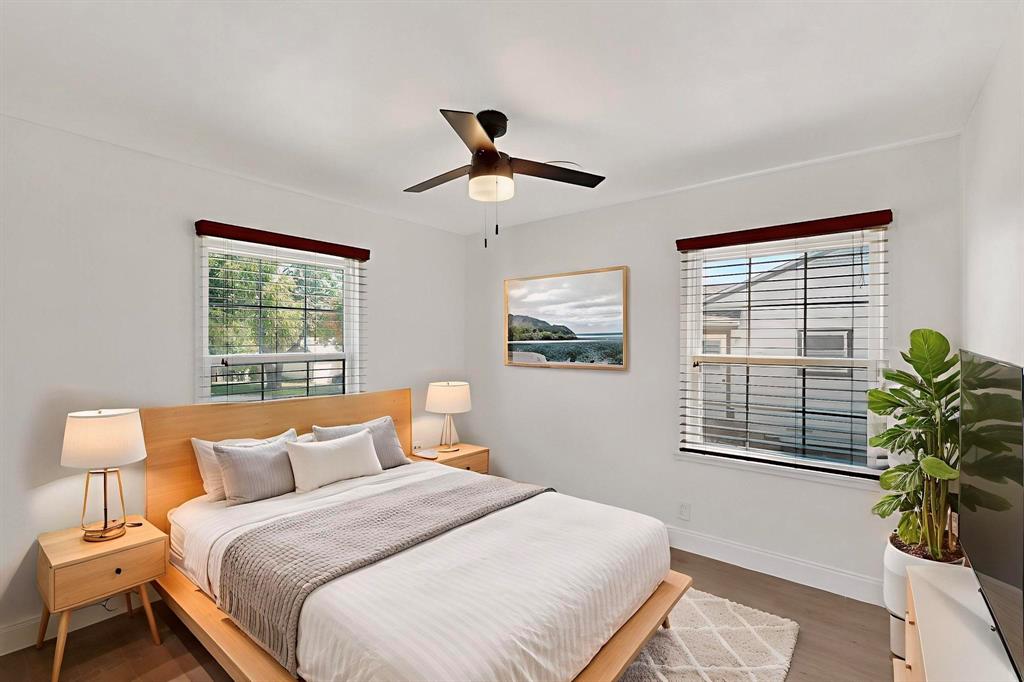 1609 Biggs Terrace Arlington, TX 76010 - Photo 5 of 18 a bedroom with bed and a window