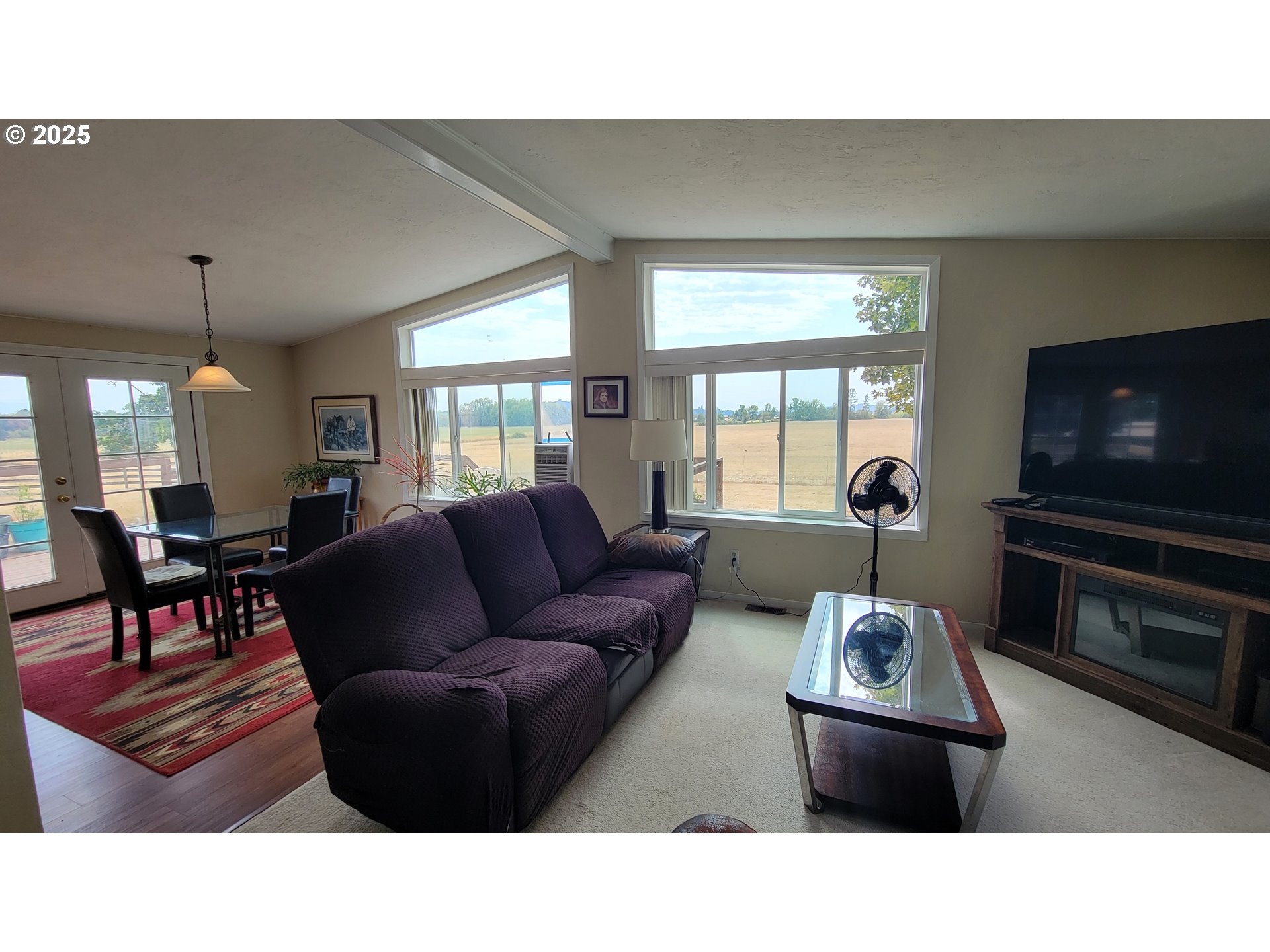 26672 Ferguson Road Junction City, OR 97448 - Photo 4 of 26 Living Room