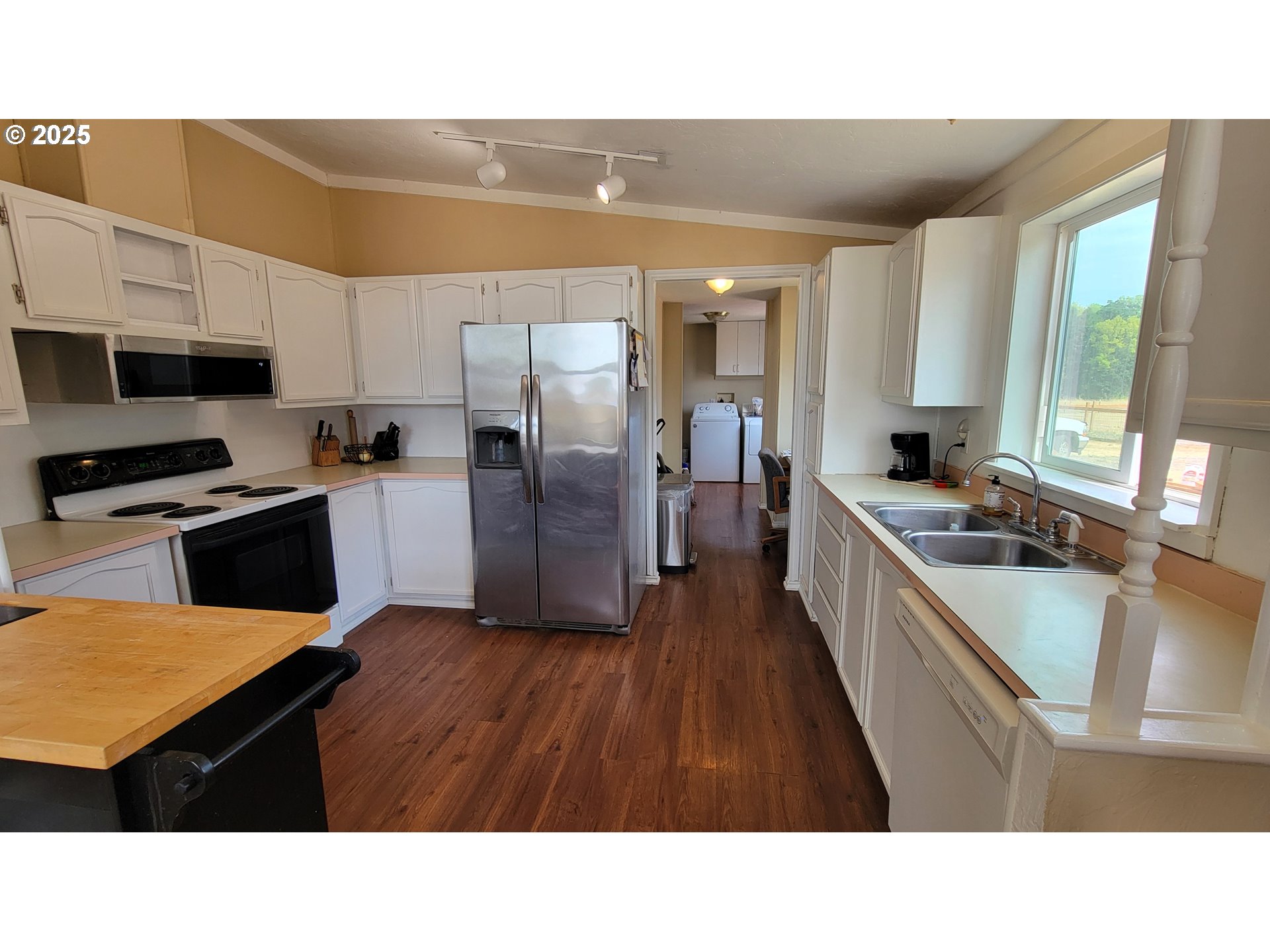 26672 Ferguson Road Junction City, OR 97448 - Photo 6 of 26 Gallery Image 6