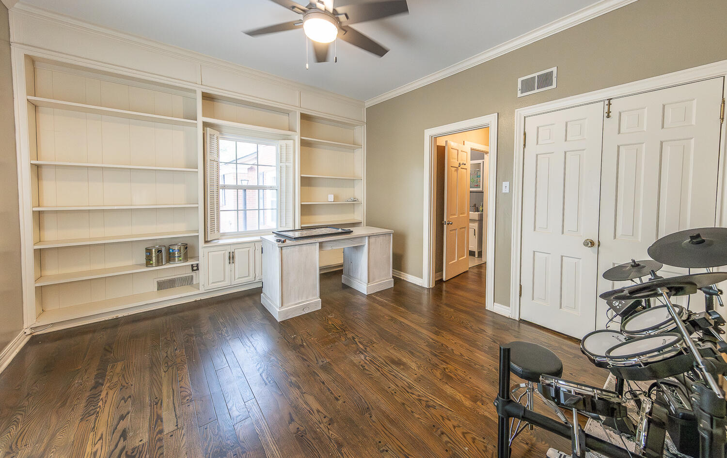 5104 19th Street Lubbock, TX 79407 - Photo 21 of 64 2L9A5343