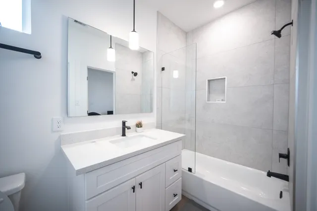 $1,350 | 7611 Victory Reserve Street, Houston, TX 77088