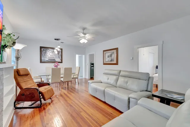 $5,000 | 320 Southeast 4th Avenue, Delray Beach, FL 33483