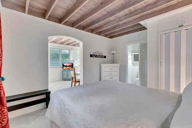 $5,000 | 320 Southeast 4th Avenue, Delray Beach, FL 33483