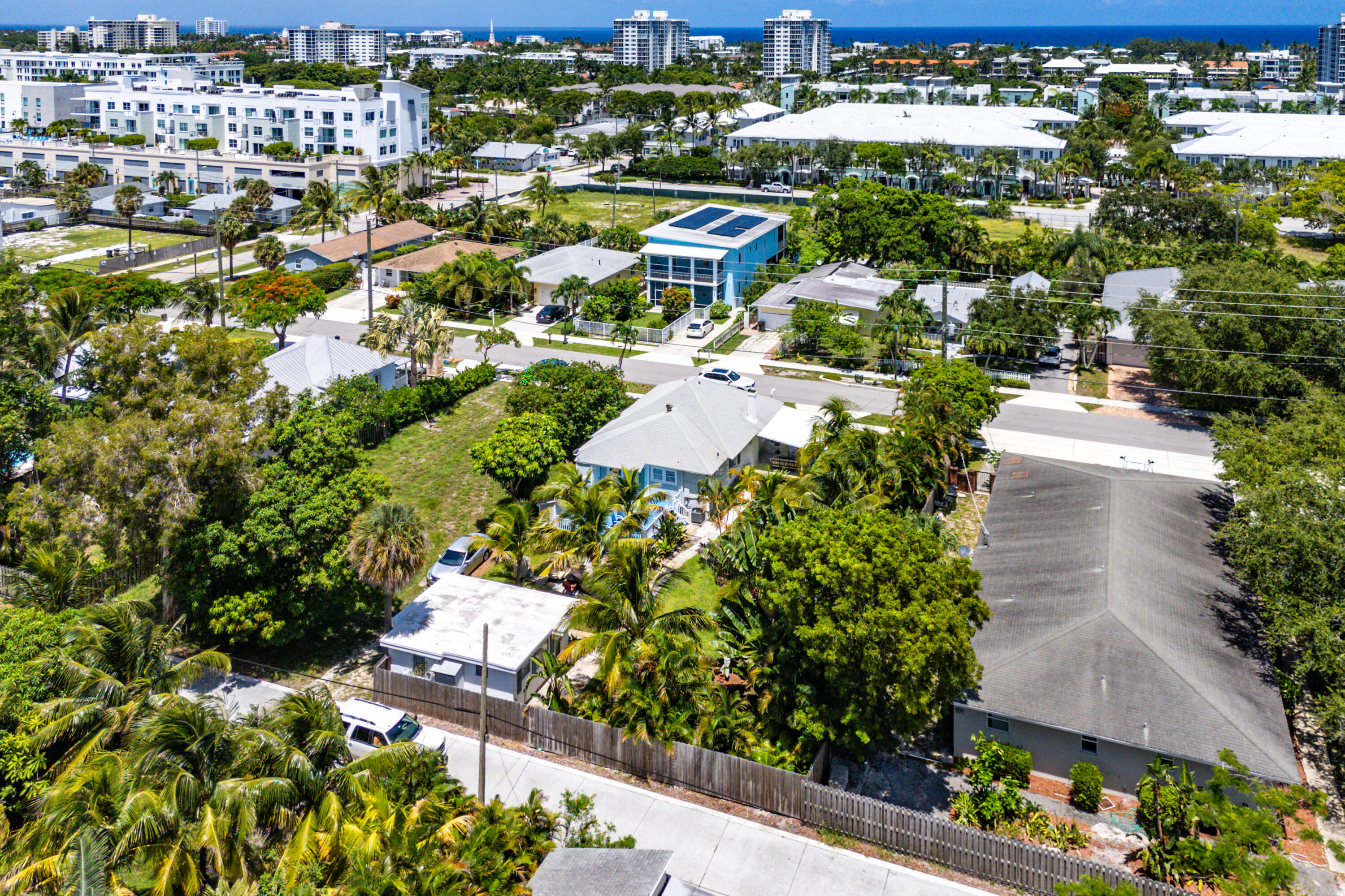 320 Southeast 4th Avenue Delray Beach, FL 33483 - Photo 49 of 71 004-320Southeast4thAvenue-DelrayBeach-FL