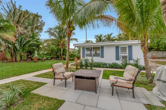 $5,000 | 320 Southeast 4th Avenue, Delray Beach, FL 33483