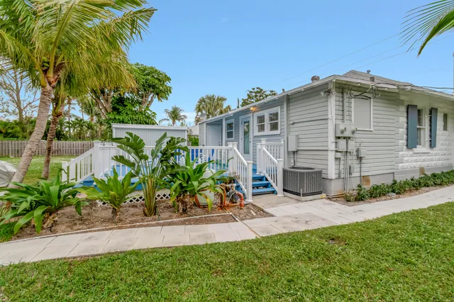 $5,000 | 320 Southeast 4th Avenue, Delray Beach, FL 33483