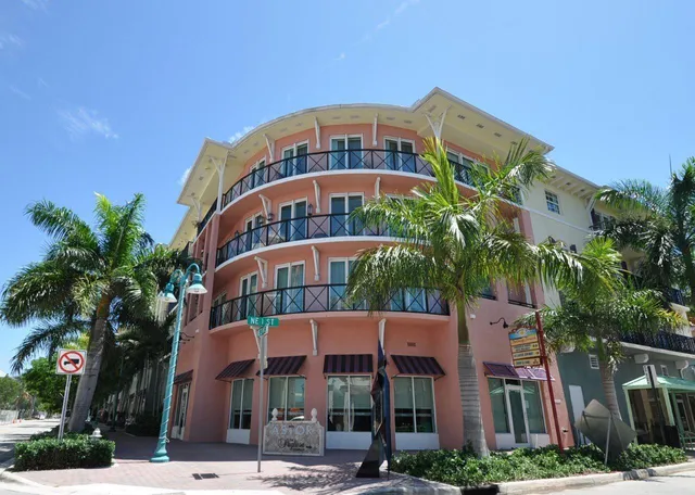 $5,000 | 320 Southeast 4th Avenue, Delray Beach, FL 33483