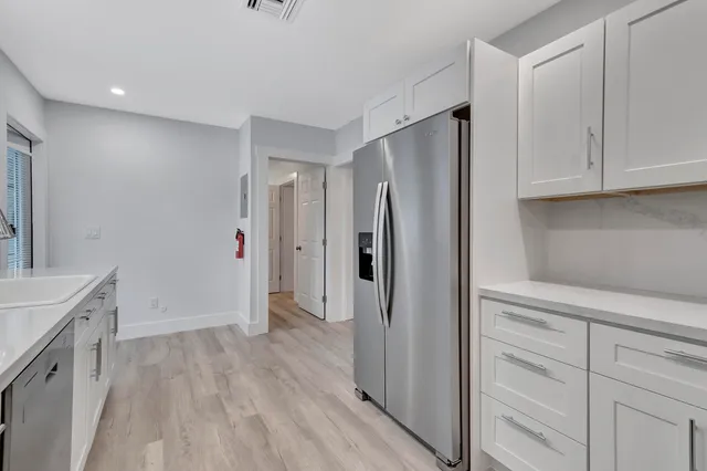 $5,000 | 320 Southeast 4th Avenue, Delray Beach, FL 33483