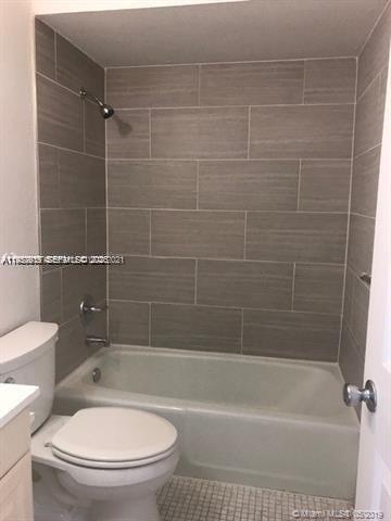 9459 Southwest 76th Street, Unit R8 Miami, FL 33173 - Photo 4 of 7