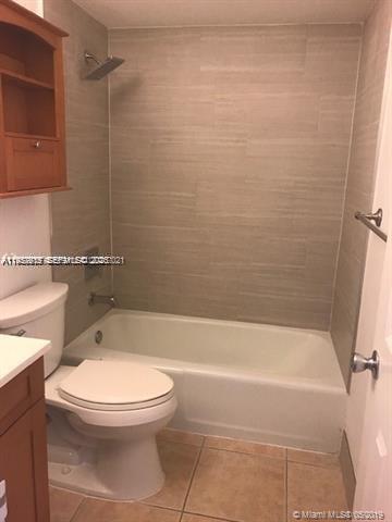 9459 Southwest 76th Street, Unit R8 Miami, FL 33173 - Photo 5 of 7