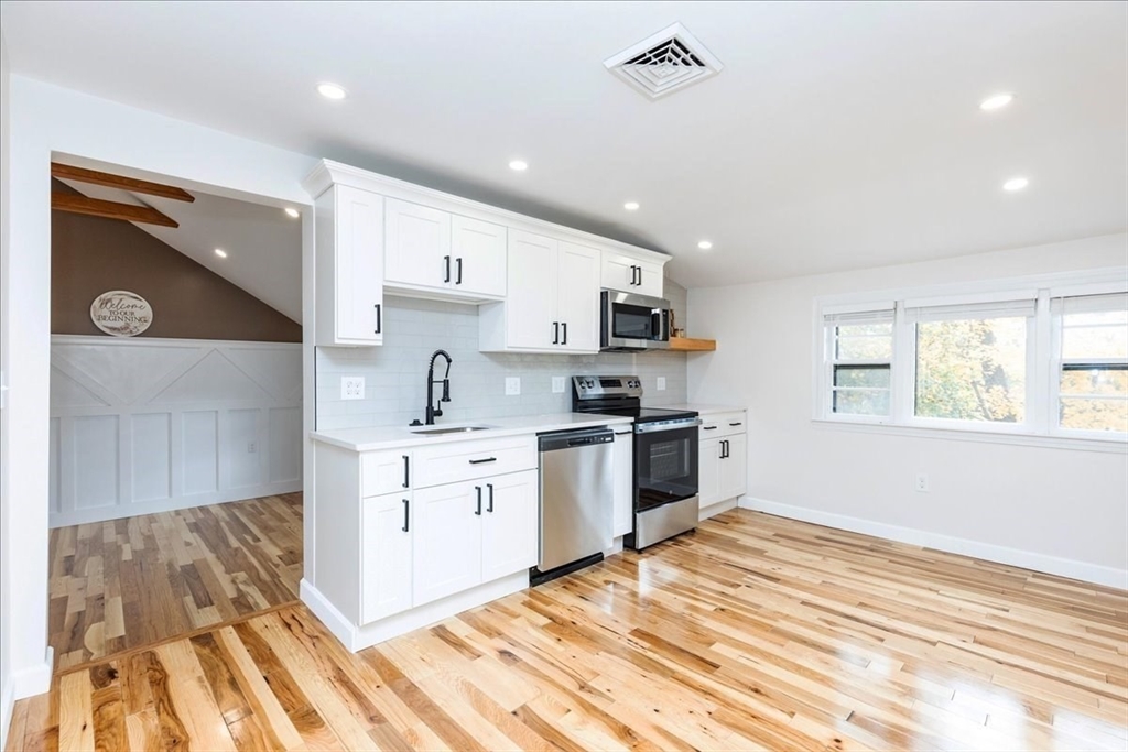 39 Trask Street, Unit 2 Beverly, MA 01915 - Photo 3 of 13