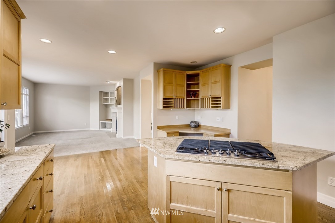 3433 Monterey Court Northeast Renton, WA 98056 - Photo 11 of 30 Gallery Image 11
