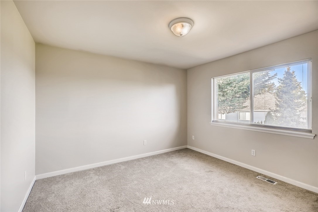 3433 Monterey Court Northeast Renton, WA 98056 - Photo 21 of 30 Gallery Image 21