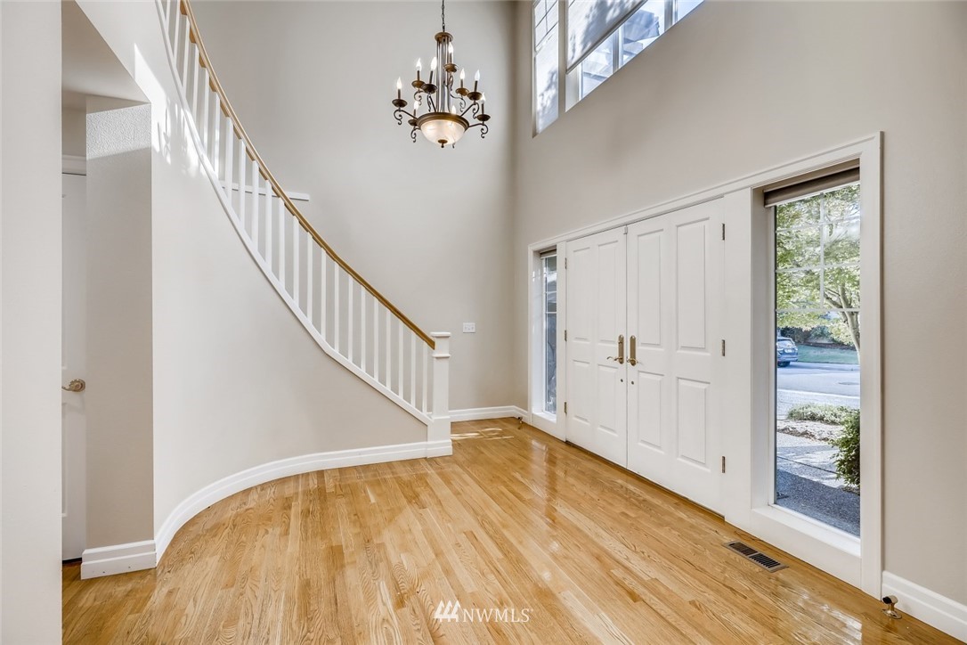 3433 Monterey Court Northeast Renton, WA 98056 - Photo 4 of 30 Gallery Image 4