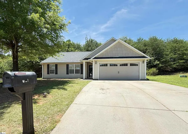 $285,000 | 621 Chloe Faith Court, Duncan, SC 29334