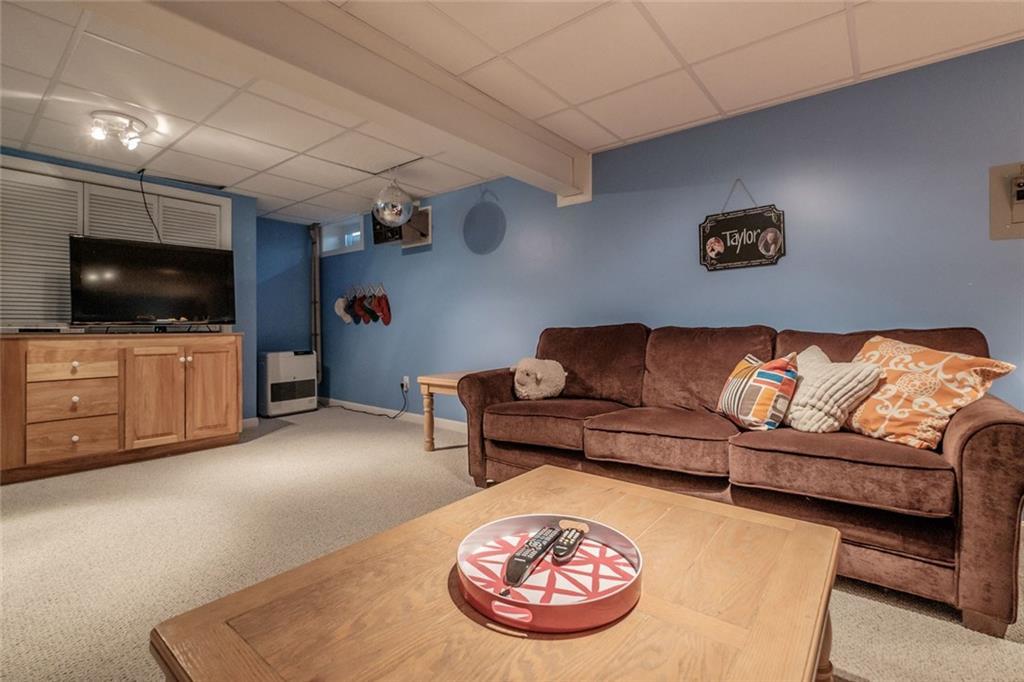 5 Evergreen Road Freeport, ME 04032 - Photo 28 of 35 Family Room with Monitor Heat