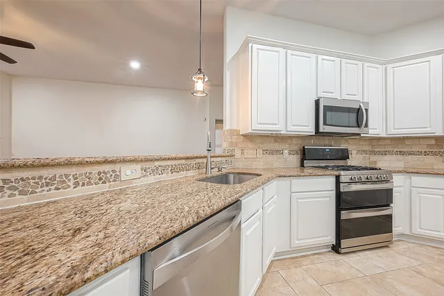 $2,400 | 23759 River Pl Drive, Katy, TX 77494