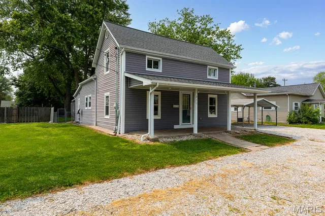 $165,000 | 311 South Edwardsville Street, Staunton, IL 62088