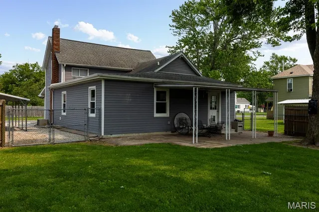 $165,000 | 311 South Edwardsville Street, Staunton, IL 62088