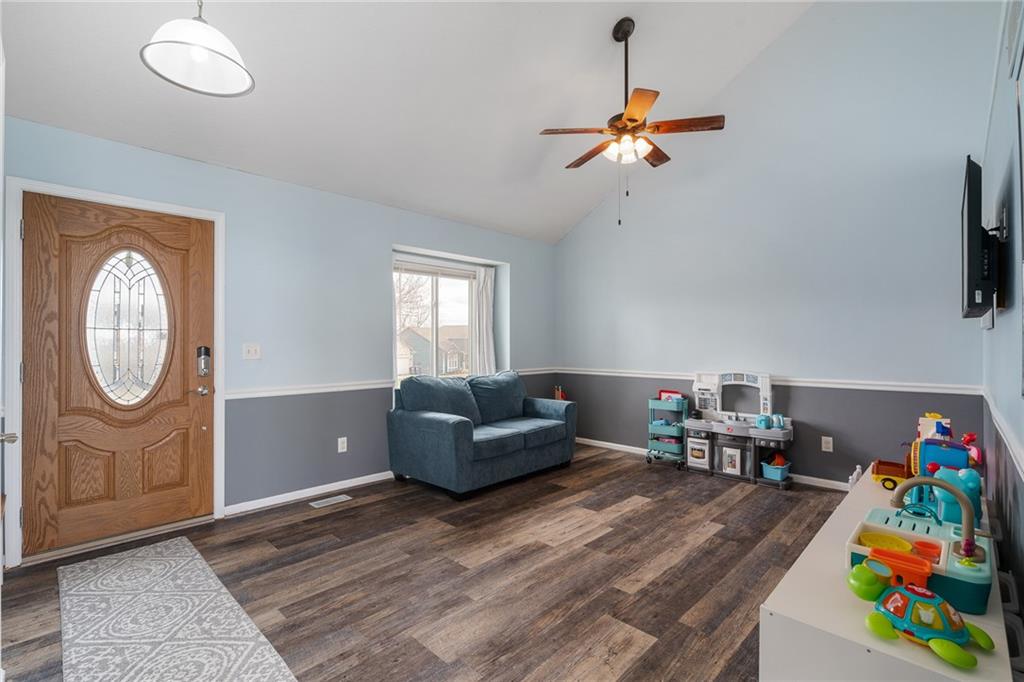 15604 Pebble Terrace Basehor, KS 66007 - Photo 13 of 45