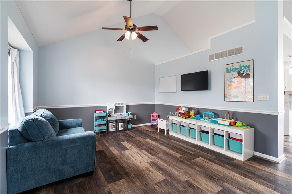 15604 Pebble Terrace Basehor, KS 66007 - Photo 14 of 45