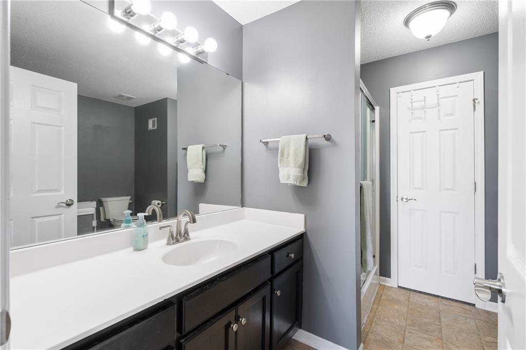 15604 Pebble Terrace Basehor, KS 66007 - Photo 19 of 45