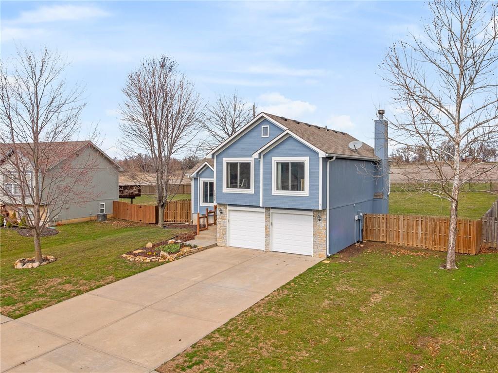 15604 Pebble Terrace Basehor, KS 66007 - Photo 2 of 45