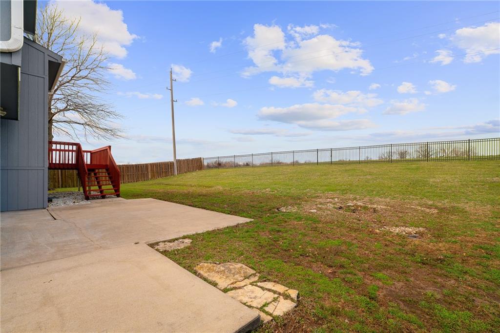 15604 Pebble Terrace Basehor, KS 66007 - Photo 36 of 45