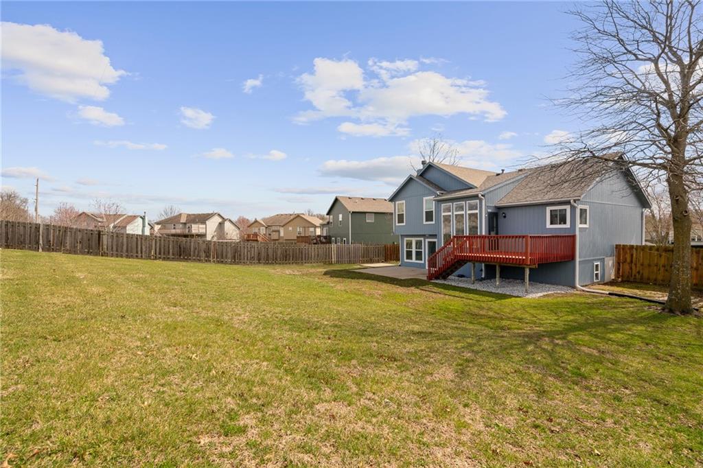 15604 Pebble Terrace Basehor, KS 66007 - Photo 37 of 45