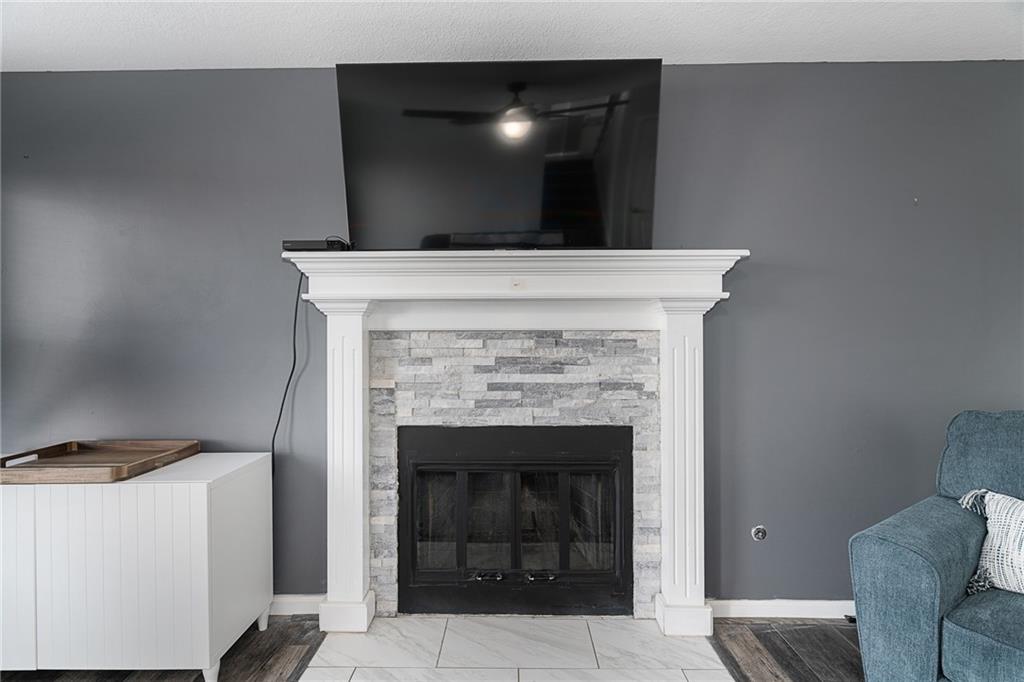 15604 Pebble Terrace Basehor, KS 66007 - Photo 5 of 45