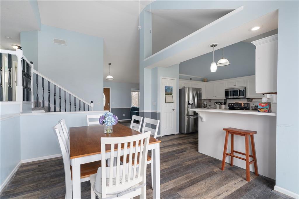 15604 Pebble Terrace Basehor, KS 66007 - Photo 10 of 45