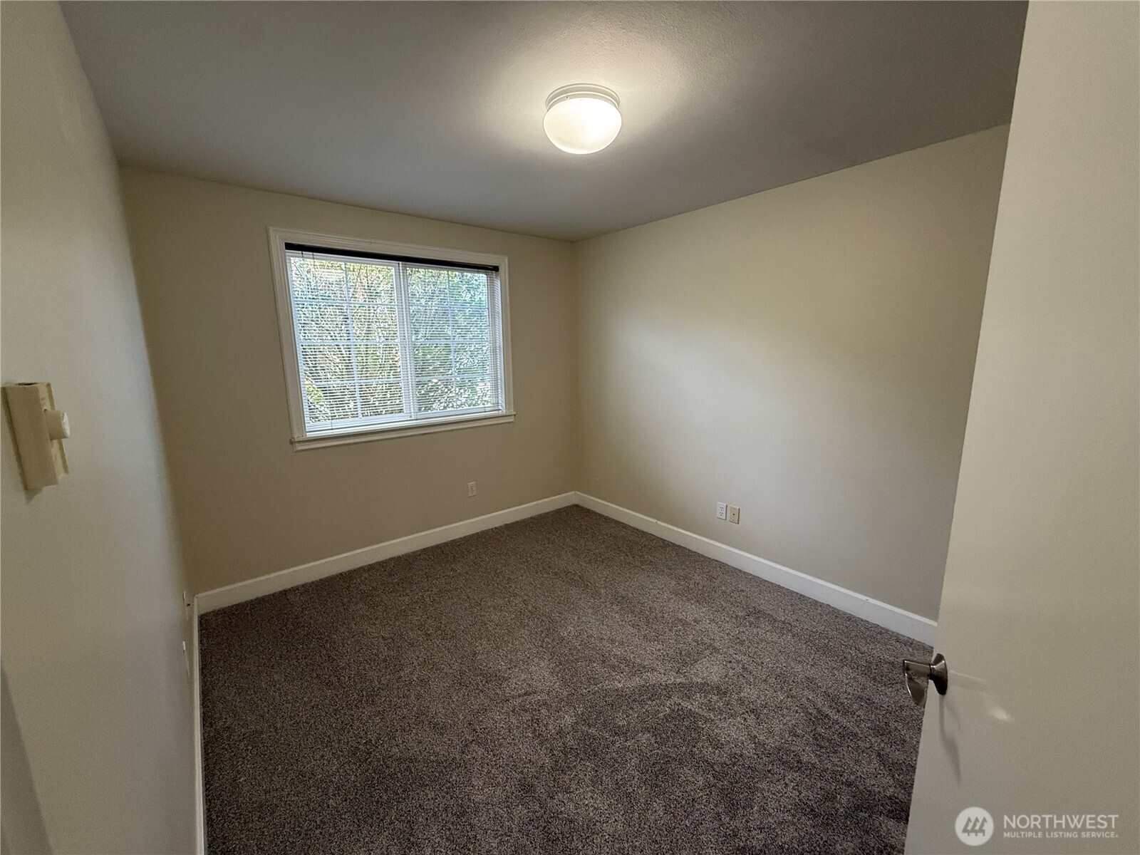 6222 Cady Road Everett, WA 98203 - Photo 14 of 26