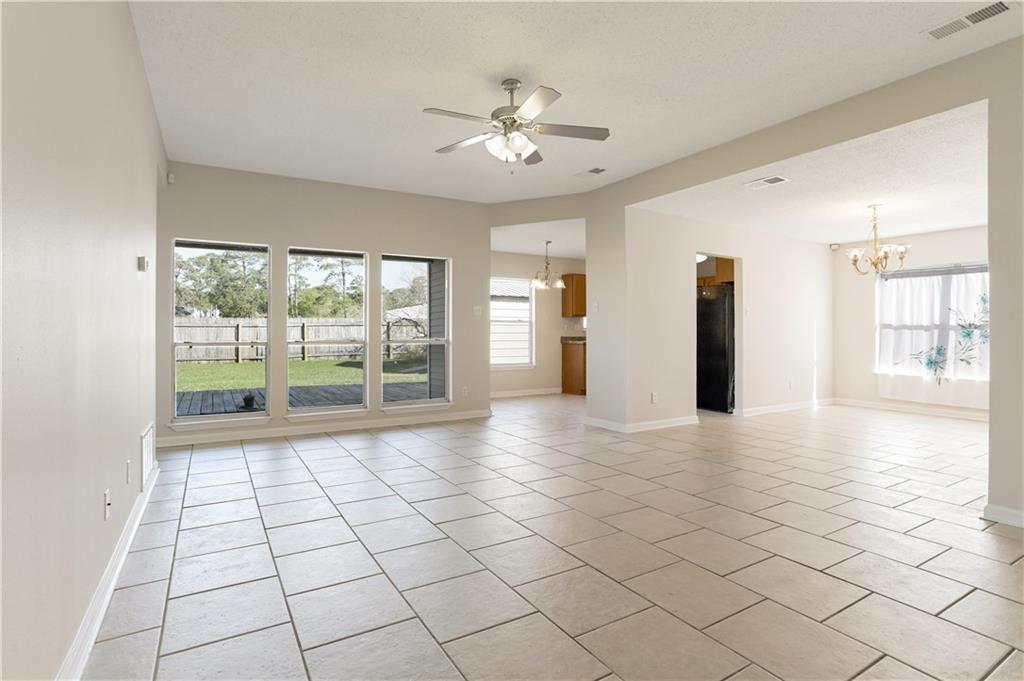 1603 Kings Row Slidell, LA 70461 - Photo 2 of 12