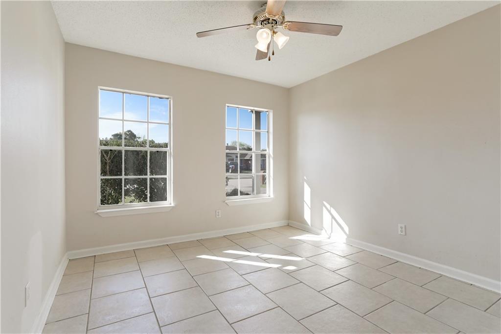 1603 Kings Row Slidell, LA 70461 - Photo 8 of 12