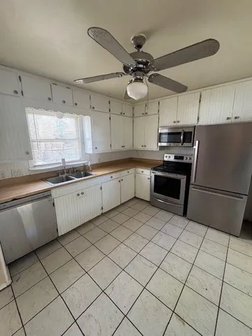 $1,995 | 3266 College Street, Abilene, TX 79605