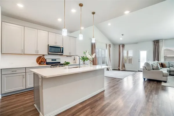 $3,200 | 2401 Linto Street, Fort Worth, TX 76179