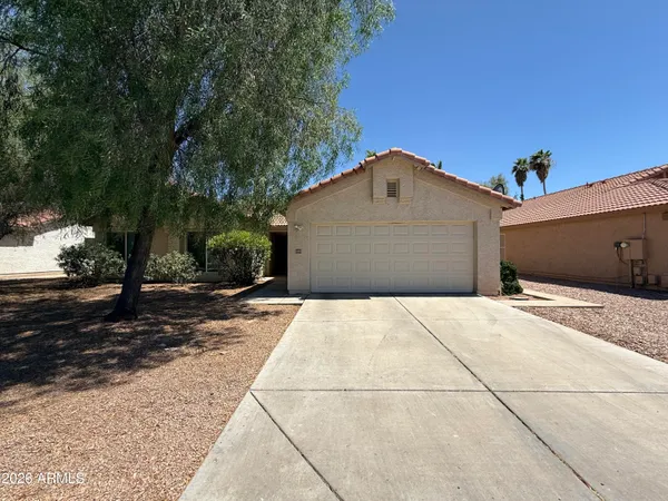 $2,395 | 505 West Sereno Drive, Gilbert, AZ 85233