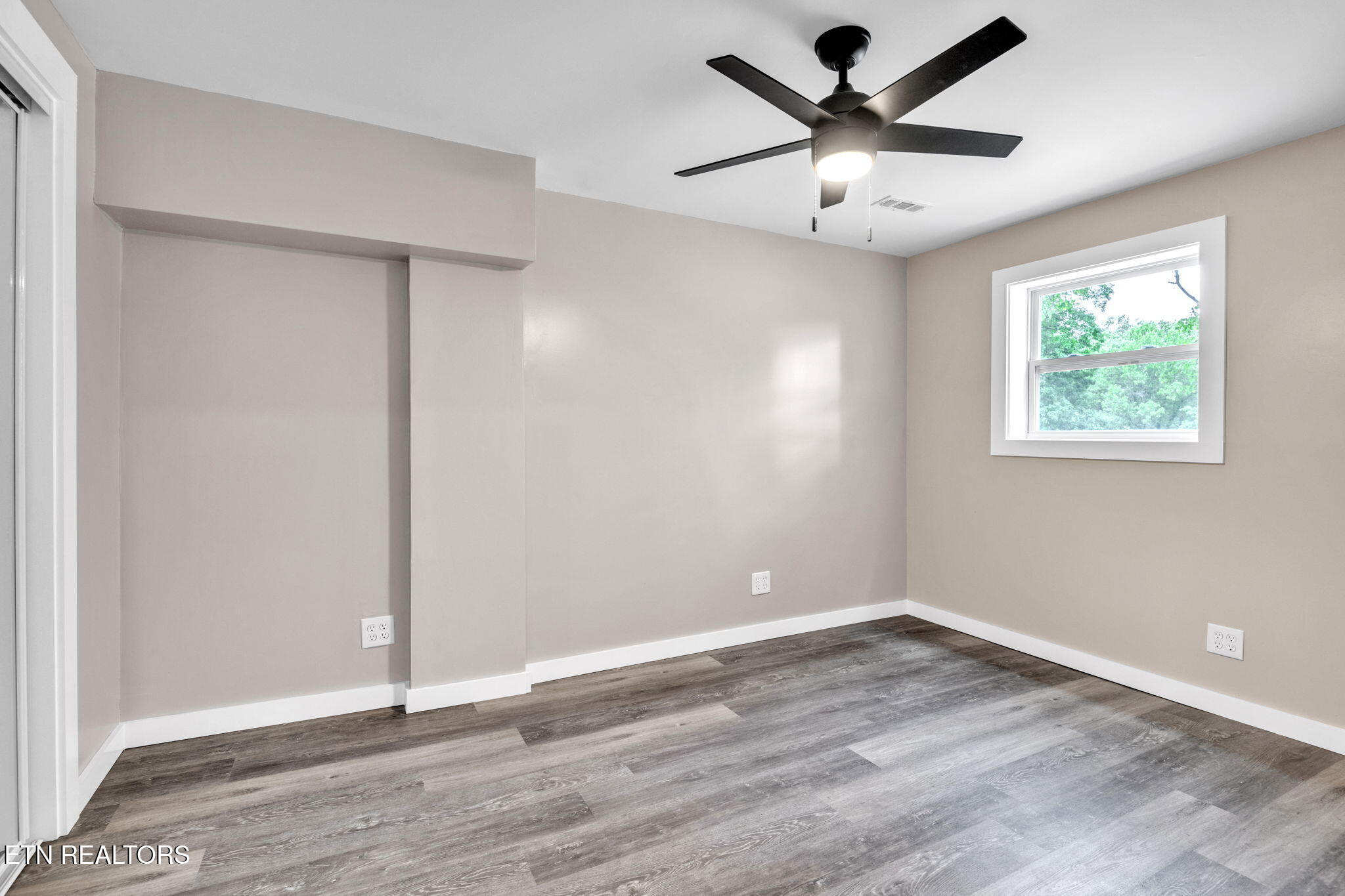 110 Courtland Lane Clinton, TN 37716 - Photo 26 of 33 2-web-or-mls-110 Courtland-8092