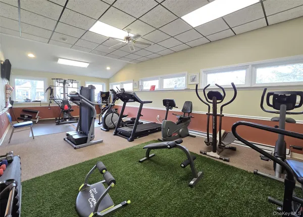 $429,000 | 22 Freemont Lane, Coram, NY 11784