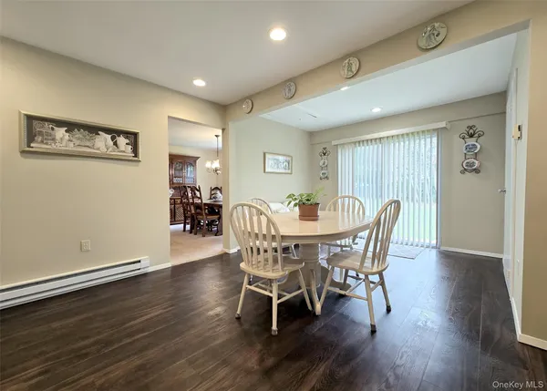 $429,000 | 22 Freemont Lane, Coram, NY 11784