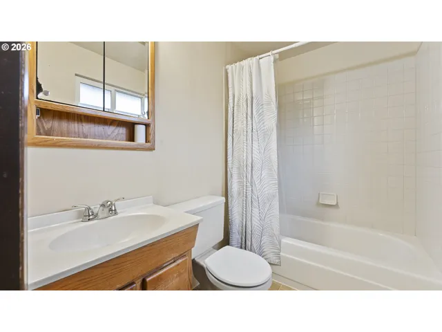 $420,000 | 816 Northeast 193rd Avenue, Portland, OR 97230