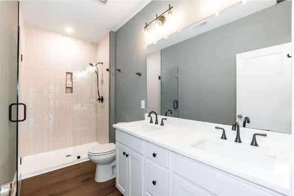 $2,100 | 818 North Taylor Street, Wake Forest, NC 27587