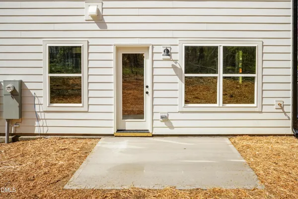 $2,100 | 818 North Taylor Street, Wake Forest, NC 27587