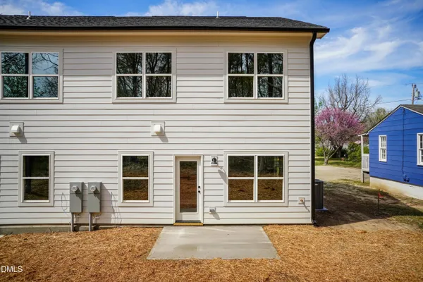 $2,100 | 818 North Taylor Street, Wake Forest, NC 27587