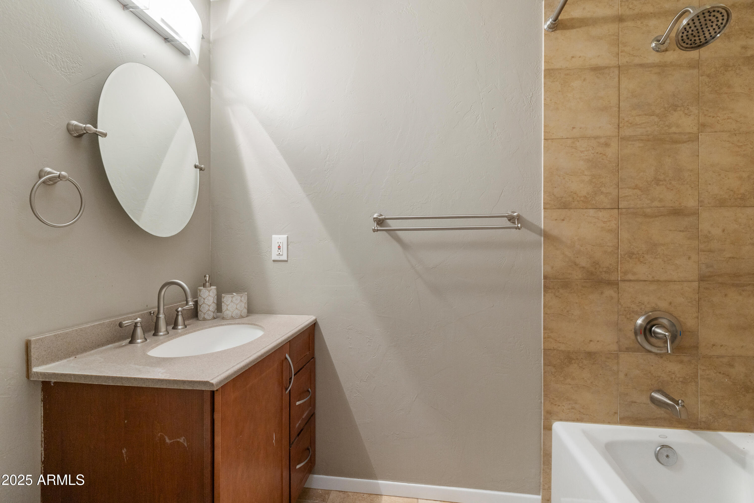195 Courthouse Butte Road Sedona, AZ 86351 - Photo 30 of 31 a bathroom with a sink a mirror and a bathtub