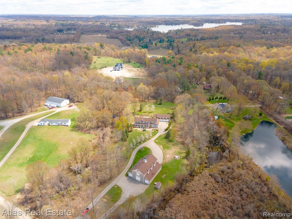 2716 Lake George Road Leonard, MI 48367 - Photo 7 of 98